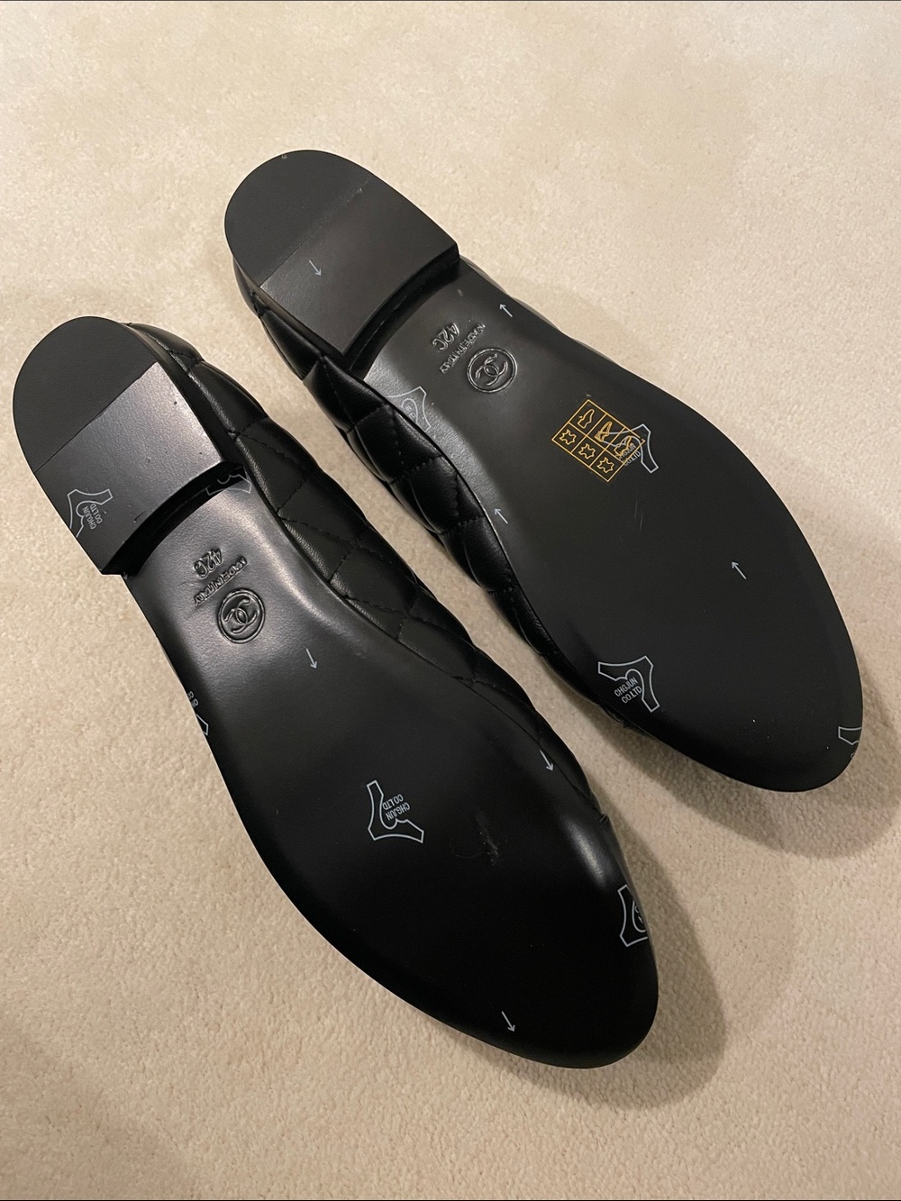 CHANEL Black Quilted Leather Ballet Flats with Bow - Picture 4 of 10